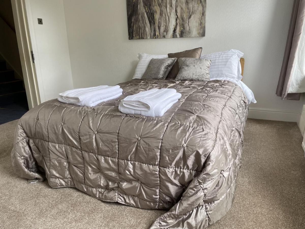 4 Bedroom House In Harrogate Town Centre Extérieur photo